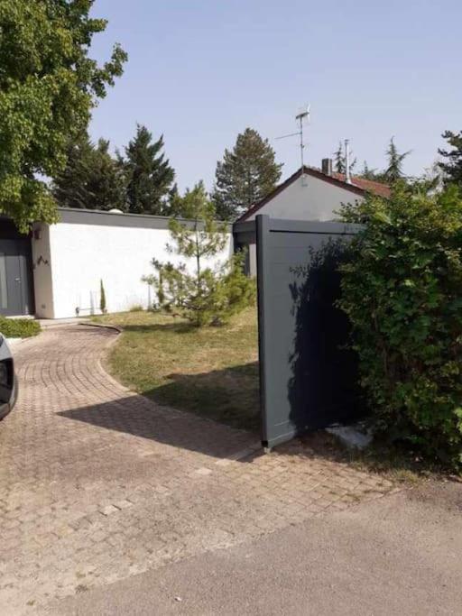 Les Pins De Talant , Au Calme En Rez De Jardin Apartment Екстериор снимка